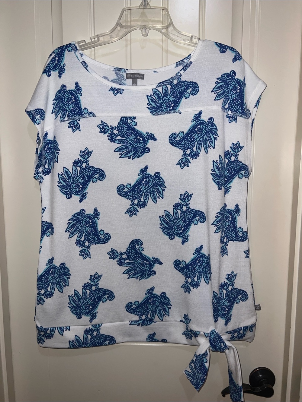 T by Talbots sz L knotted hem paisley blouse